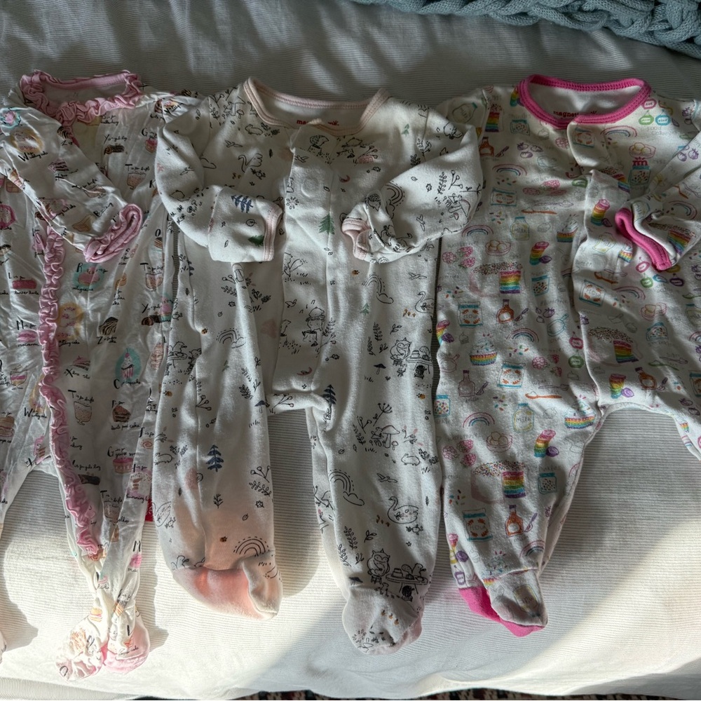 Three 0-3 Girls Onesies Magnetic ME